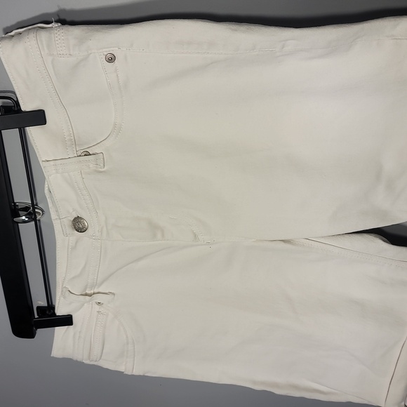 SEVEN7 White Bermuda Shorts - Picture 3 of 11